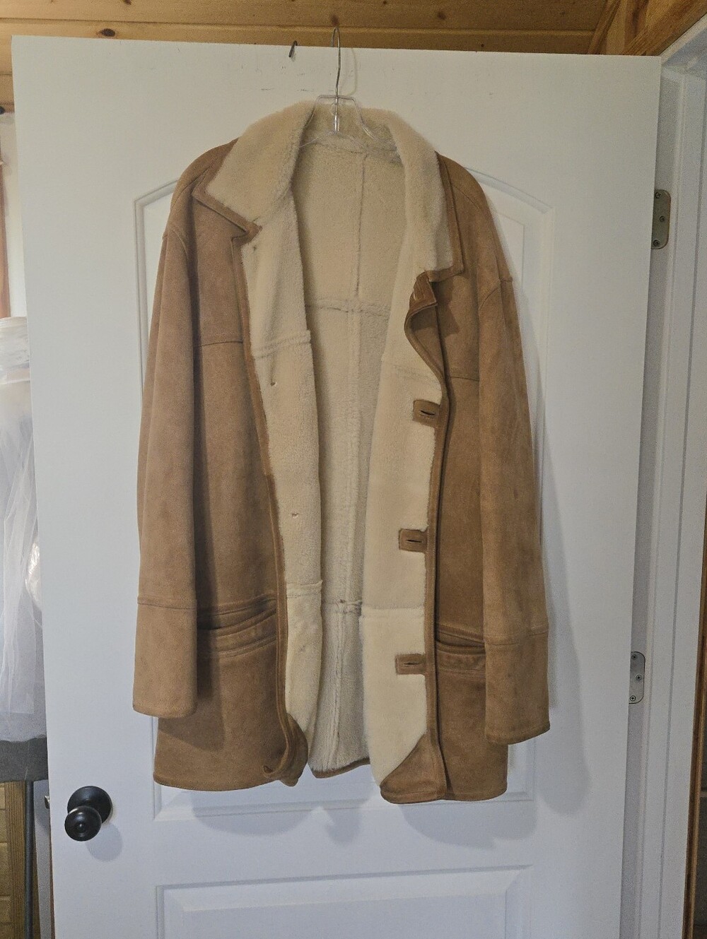 Joseph & Lyman Tan Cream Shearling Coat, SIZE 44/L, See Info